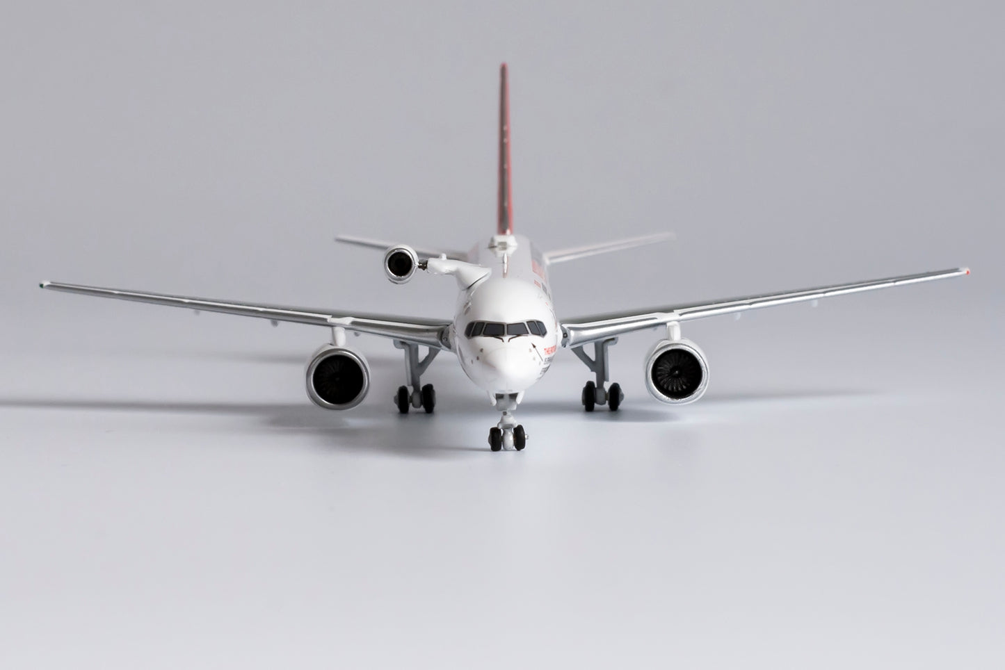 1:400 NG Models Honeywell Boeing 757-200 "Test Engine, 2021 Livery" N757HW NG53181