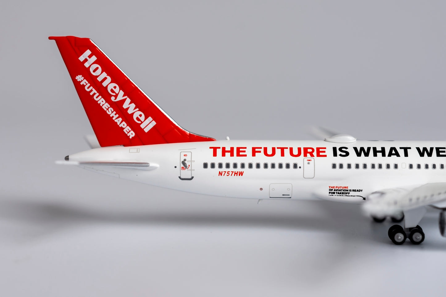1:400 NG Models Honeywell Boeing 757-200 "Test Engine, 2021 Livery" N757HW NG53181