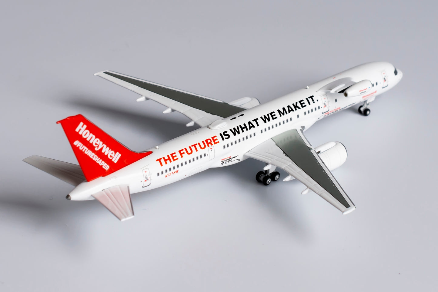 1:400 NG Models Honeywell Boeing 757-200 "Test Engine, 2021 Livery" N757HW NG53181