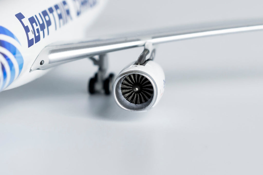 1:400 NG Models Egyptair Cargo Airbus A330-200P2F SU-GCJ NG61045