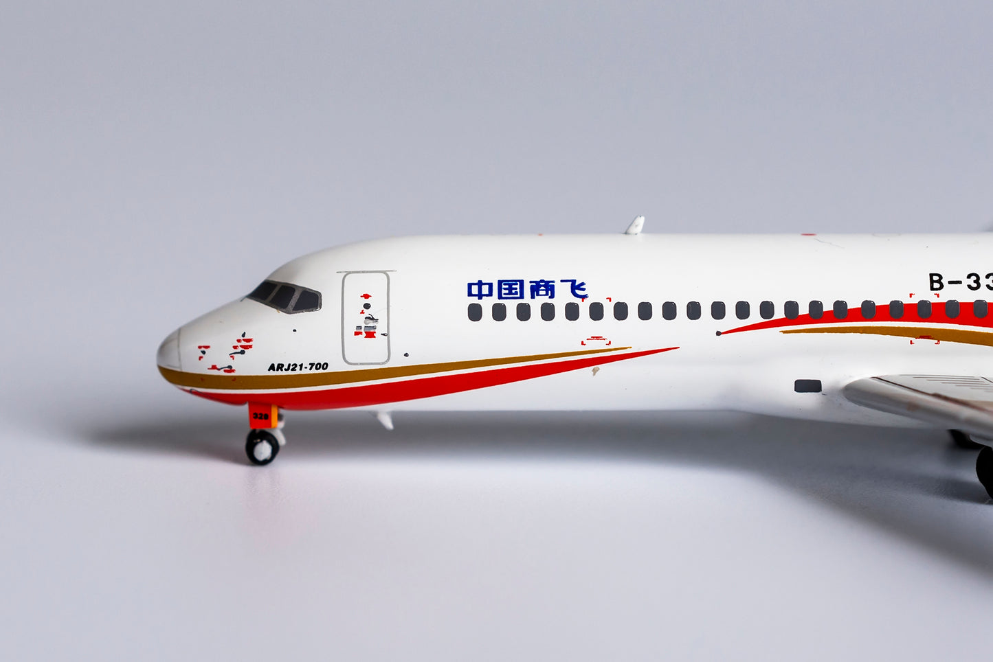 1:400 NG Models Comac House Colors ARJ21-700 B-3328 NG21016
