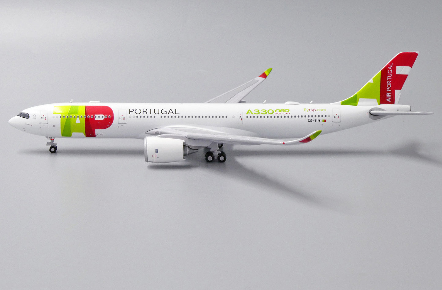 1:400 JC Wings TAP Air Portugal A330-900neo "A330neo Sticker" CS-TUA LH4155 OFFICIALLY LICENCED PRODUCT