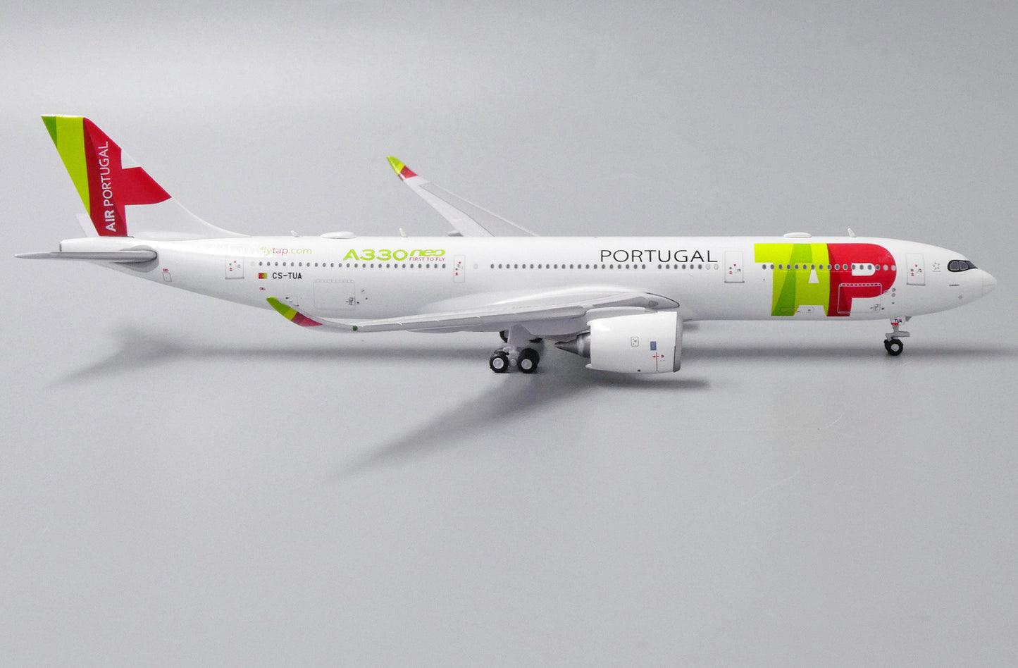 1:400 JC Wings TAP Air Portugal A330-900neo "A330neo Sticker" CS-TUA LH4155 OFFICIALLY LICENCED PRODUCT