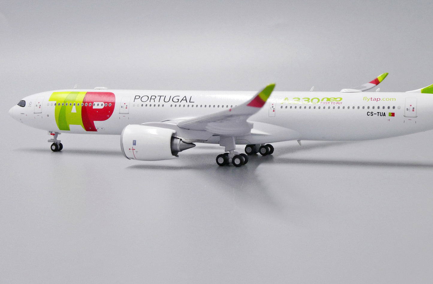 1:400 JC Wings TAP Air Portugal A330-900neo "A330neo Sticker" CS-TUA LH4155 OFFICIALLY LICENCED PRODUCT
