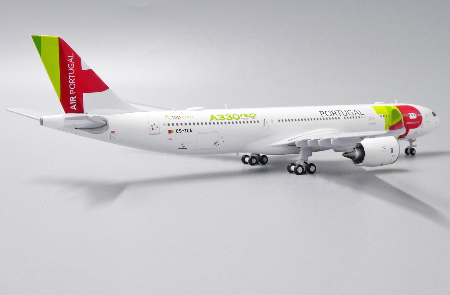 1:400 JC Wings TAP Air Portugal A330-900neo "A330neo Sticker" CS-TUA LH4155 OFFICIALLY LICENCED PRODUCT