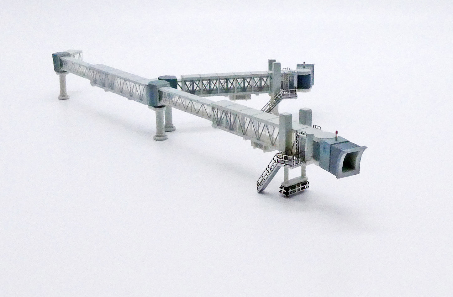 1:400 JC Wings Air Bridge Jetway (Widebody Dual Jetway, Black) LH4220 Pack of 1