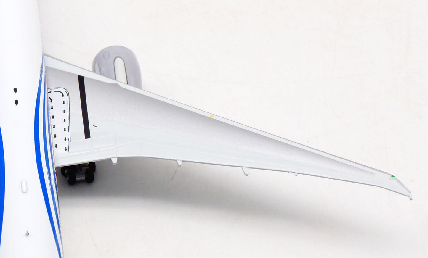 1:400 Aviation400 Boeing House Colors 777-300ER N5017V AV4092