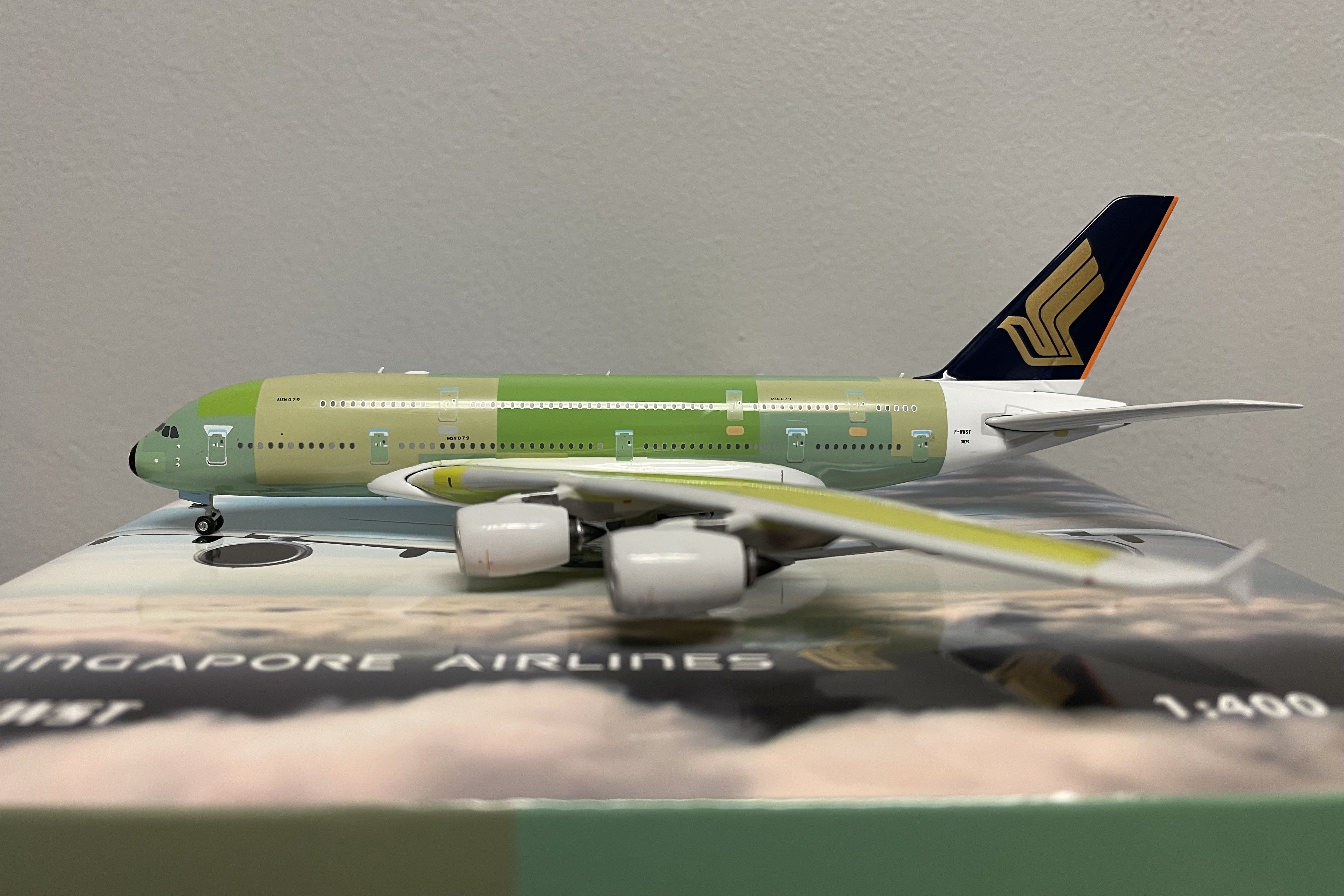 1:400 Phoenix Models Singapore Airlines Airbus A380-800 