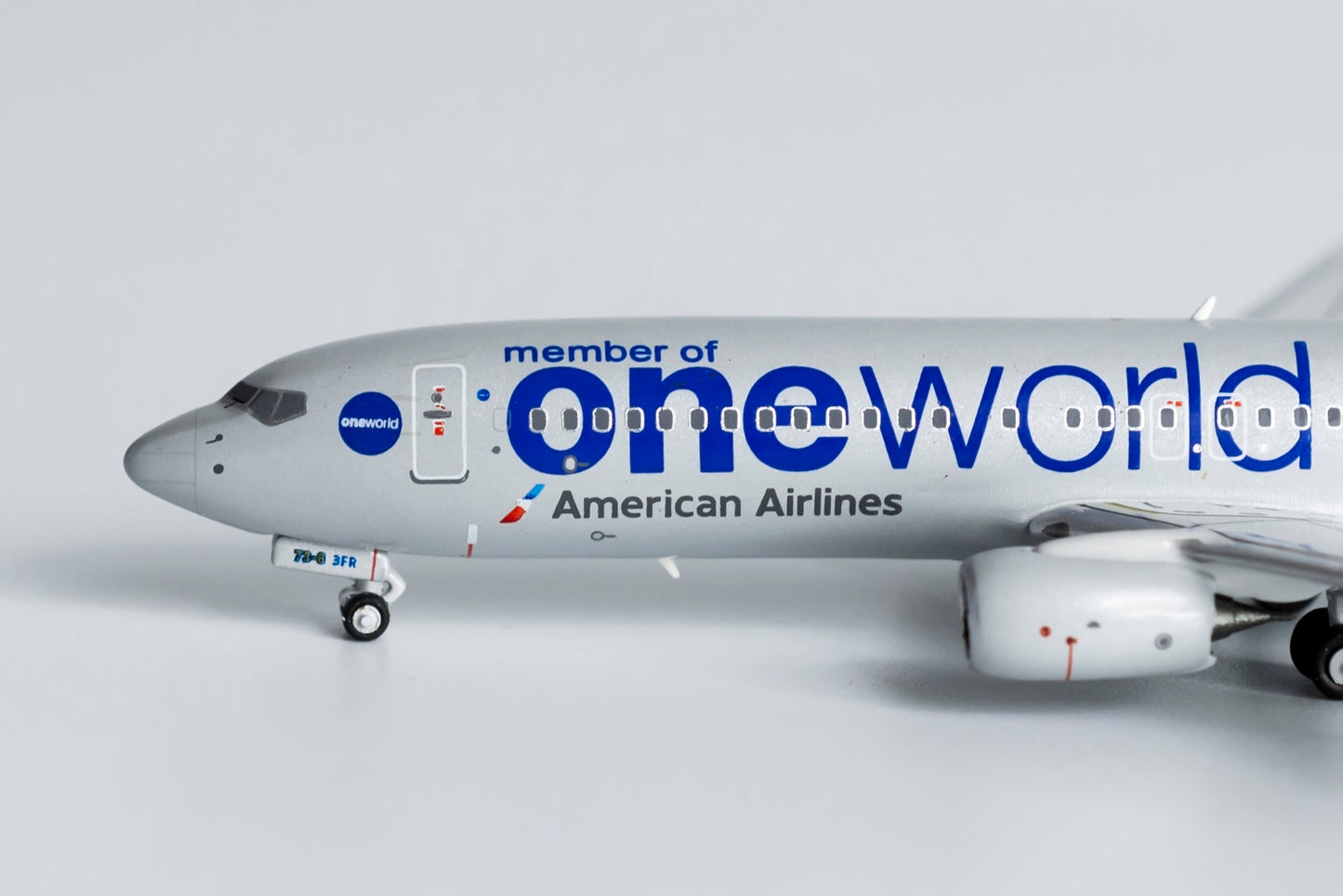 1:400 NG Models American Airlines Boeing 737-800 "One World" N838NN NG58117