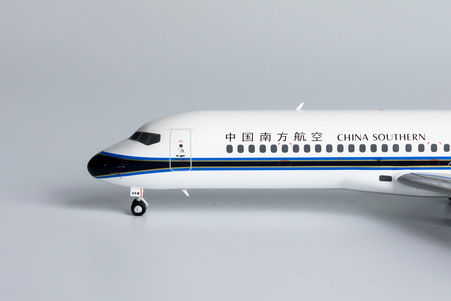 1:200 NG Models China Southern Airlines Comac ARJ-21 B-605W NG20105
