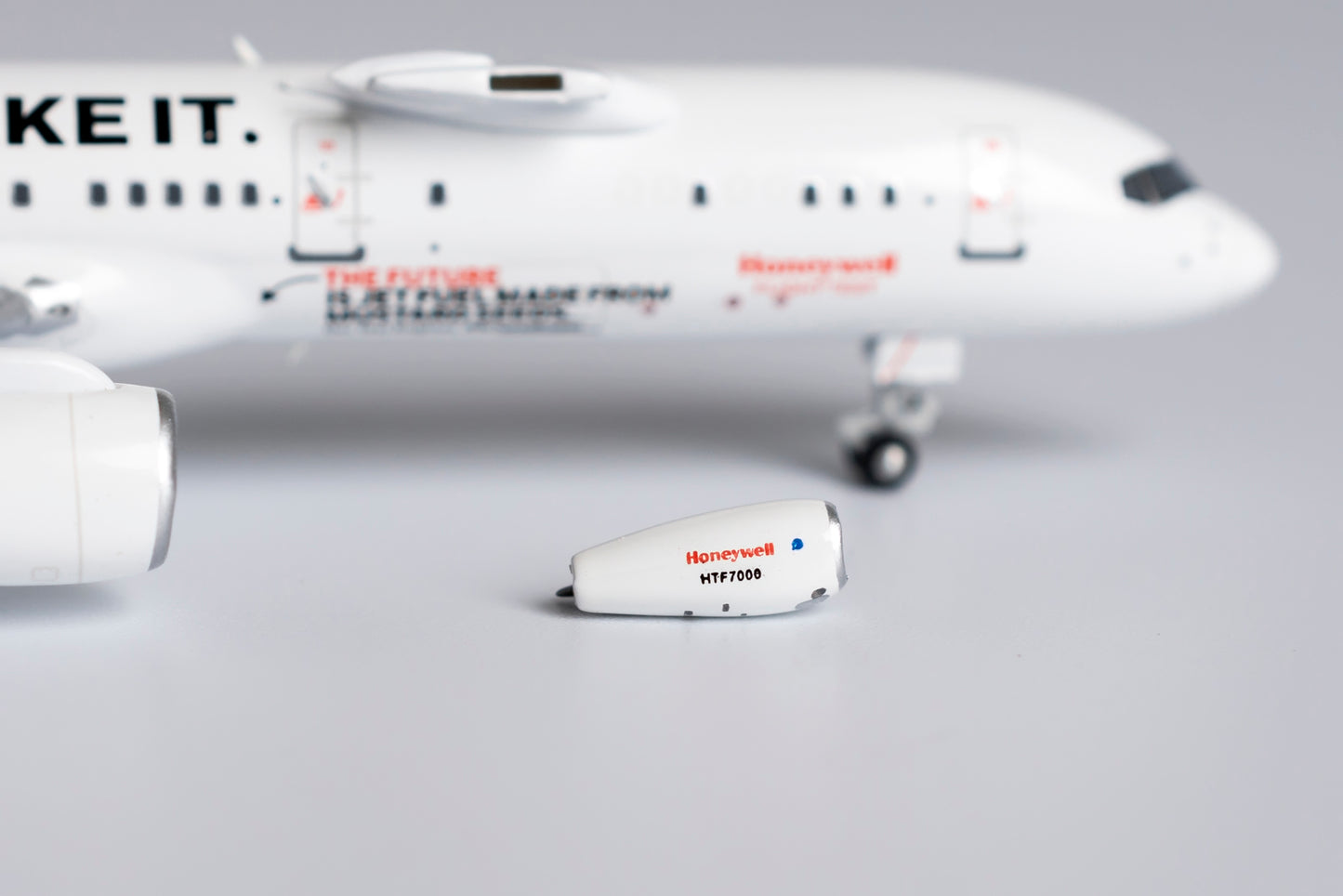 1:400 NG Models Honeywell Boeing 757-200 "Test Engine, 2021 Livery" N757HW NG53181