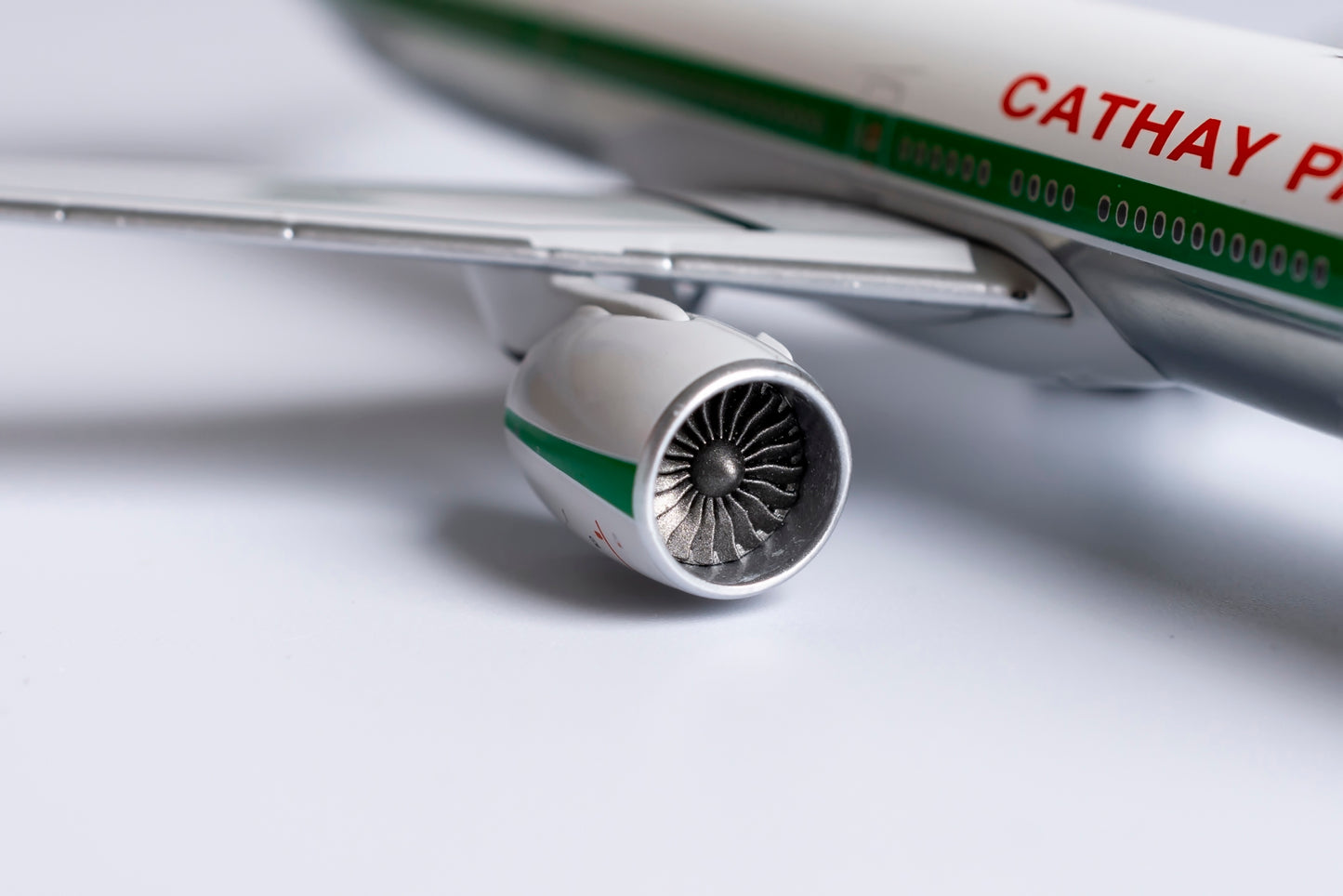 1:400 NG Models Cathay Pacific Boeing 777-300ER "Fantasy Retro Livery" B-HNR NG73001