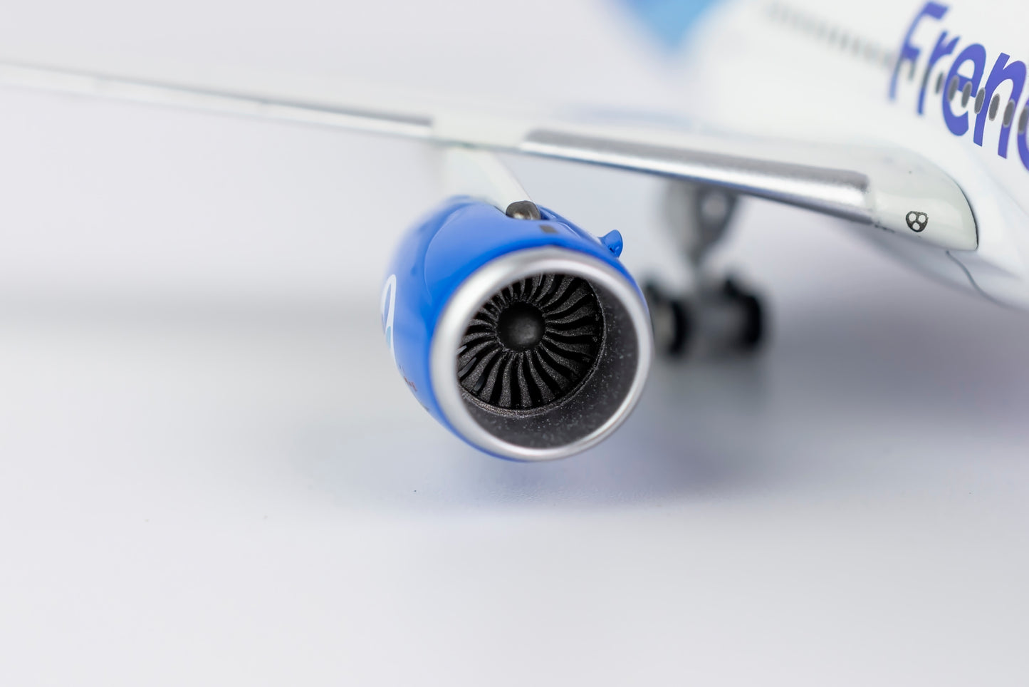 1:400 NG Models French Bee Airbus A350-900 F-HREY NG39028