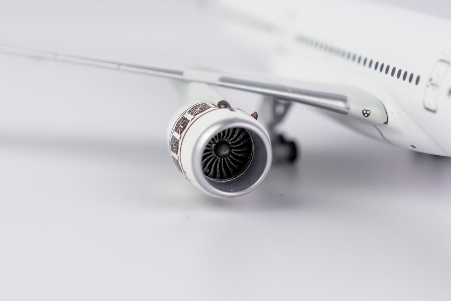 1:400 NG Models Fiji Airways Airbus A350-900 BQ-FAI NG39038