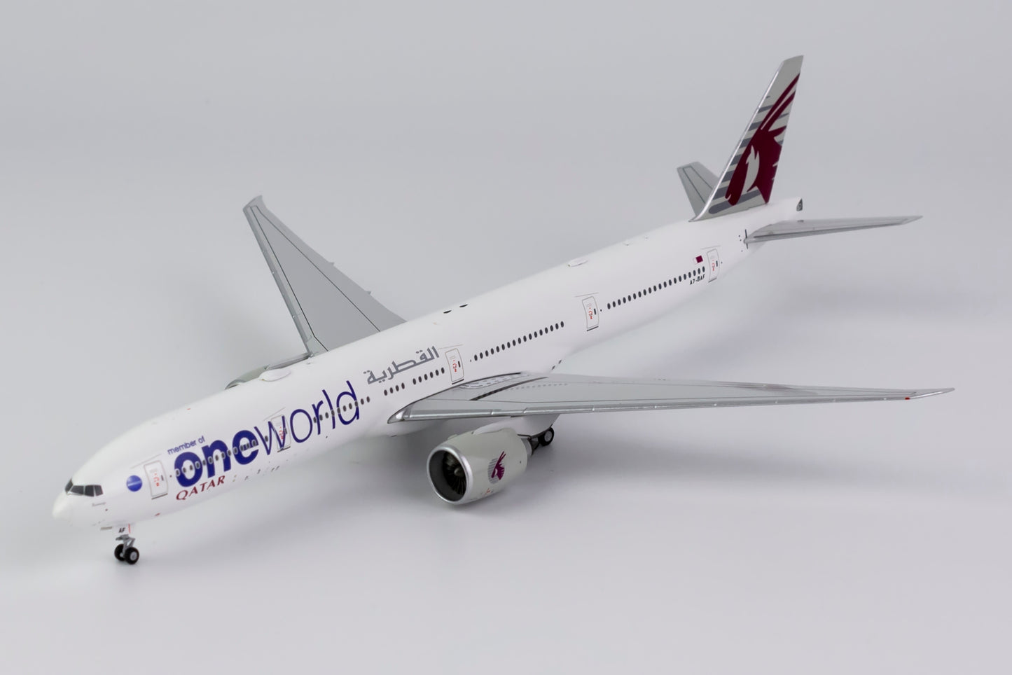 1:400 NG Models Qatar Airways Boeing 777-300ER "One World" A7-BAF NG73013