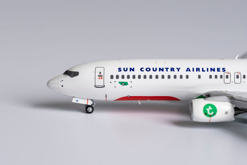 1:400 NG Models Transavia Airlines Boeing 737-800 "Sun Country hybrid livery" PH-HXB NG58130