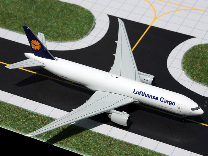 1:400 Gemini Jets Lufthansa Cargo Boeing 777F "Old Livery" GJDLH1364