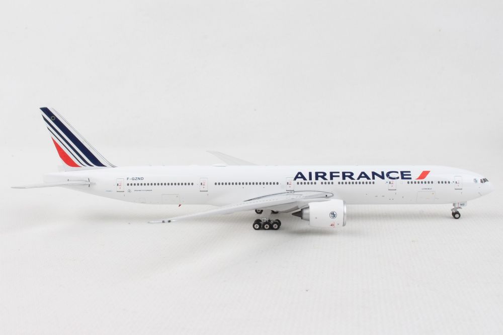 1:400 Phoenix Models Air France Boeing 777-300ER F-GZND PH4400