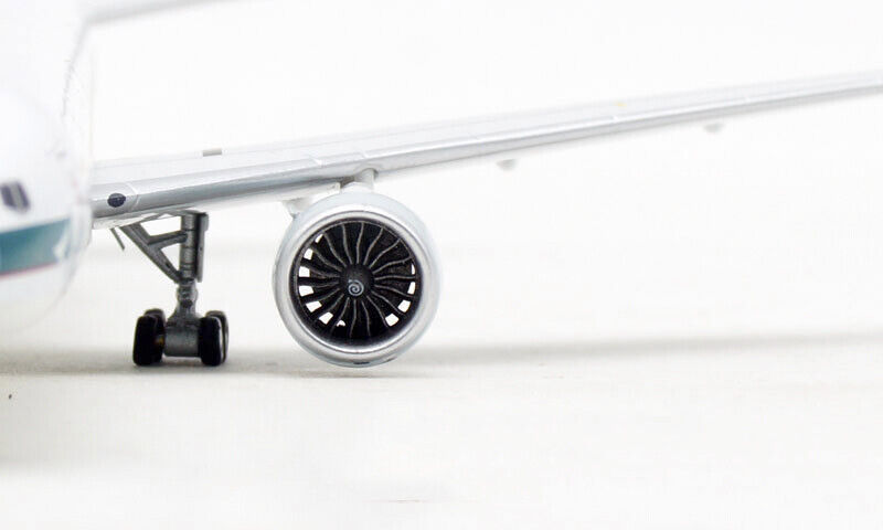 1:400 Aviation400 Cathay Pacific Boeing 777-300ER "Old Livery" B-KQX WB4015