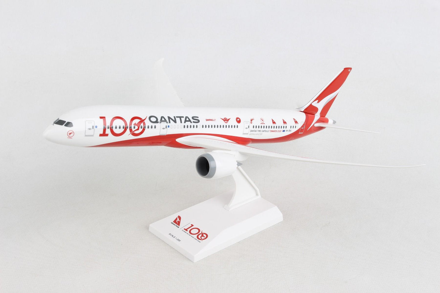 SKYMARKS QANTAS A380 1/100 WITH WOOD STAND & GEAR NEW LIVERY