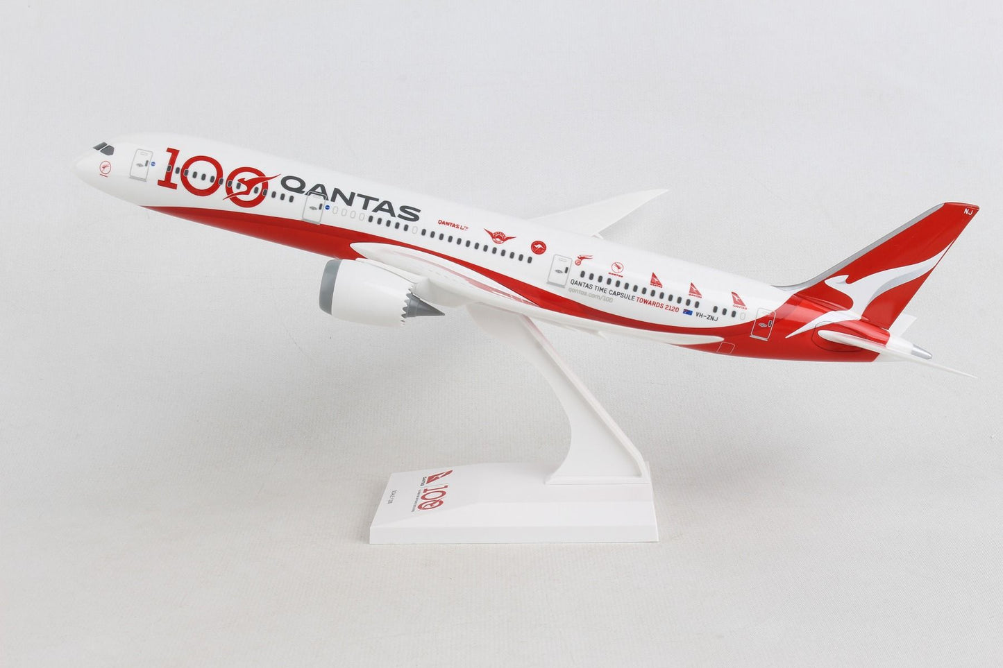 SKYMARKS QANTAS A380 1/100 WITH WOOD STAND & GEAR NEW LIVERY