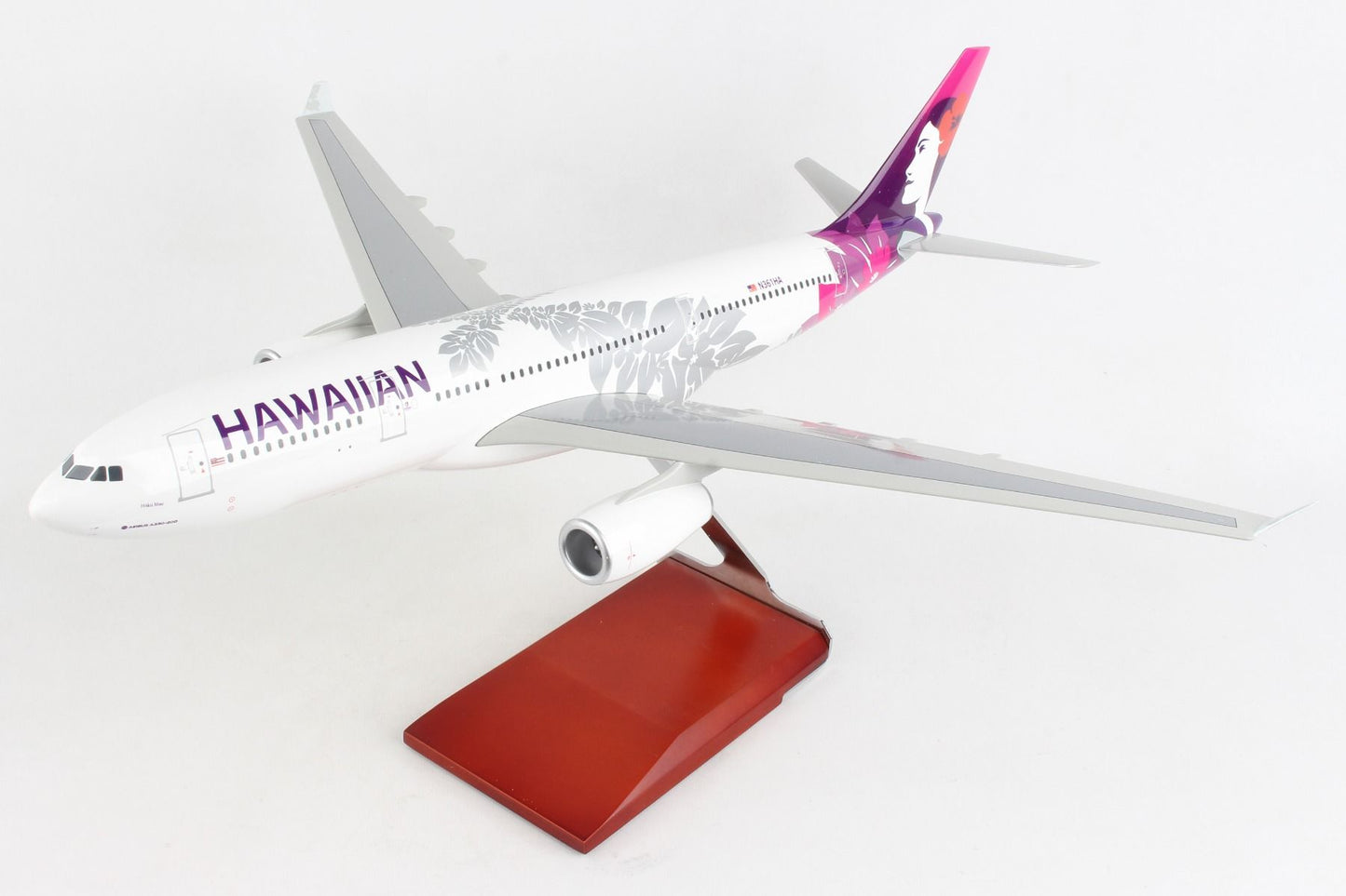 SKYMARKS HAWAIIAN A330-200 1/100 W/WOOD STAND & GEAR