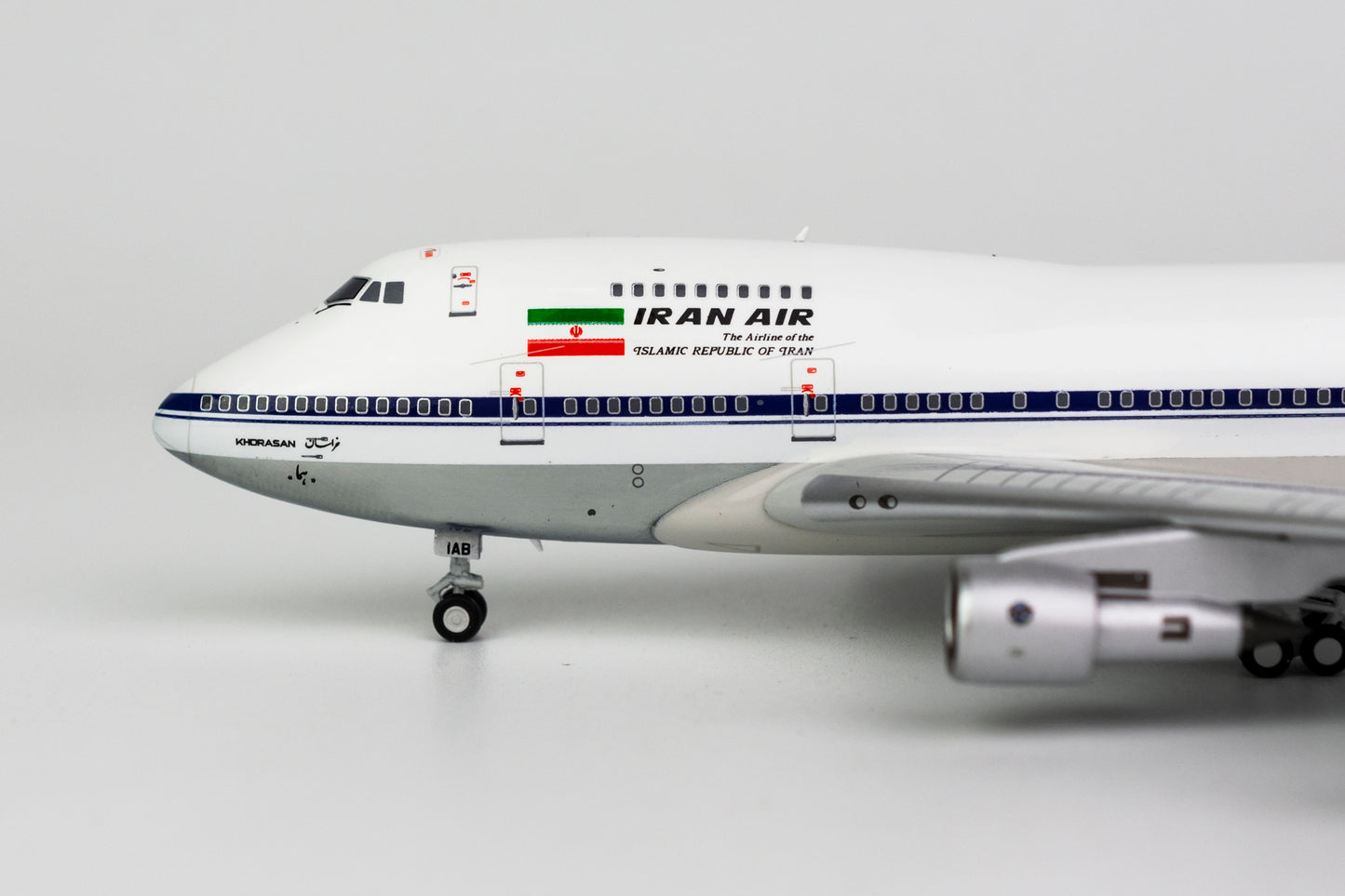 1:400 NG Models Iran Air Boeing 747SP "1980s Colors" EP-IAB 07002