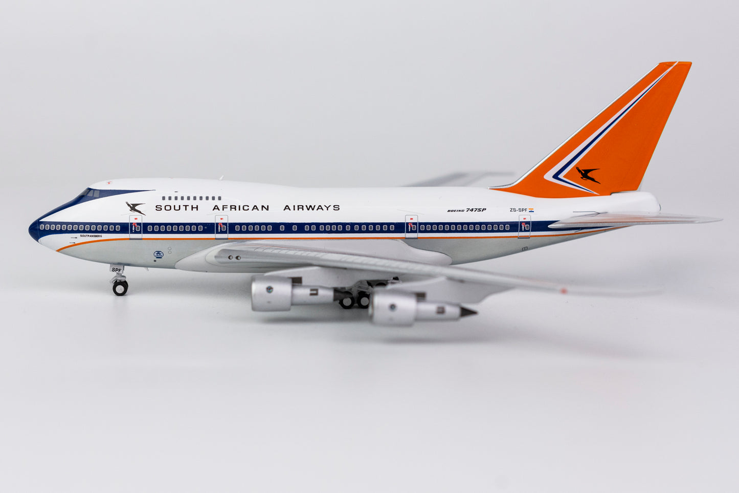 1:400 NG Models South African Airways Boeing 747SP ZS-SPF 07005