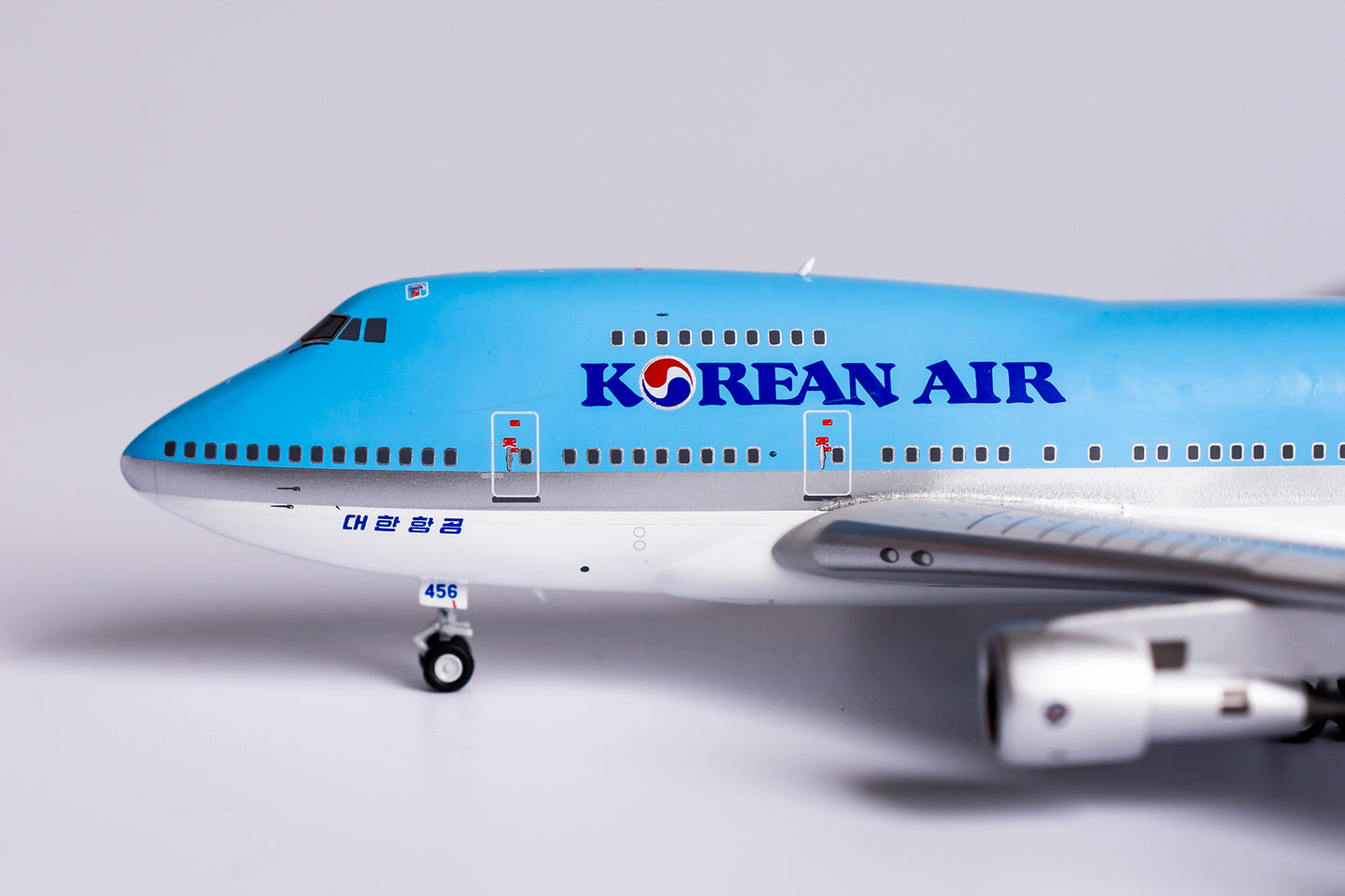 1:400 NG Models Korean Air Boeing 747SP "New Colors" HL7456 NG07016
