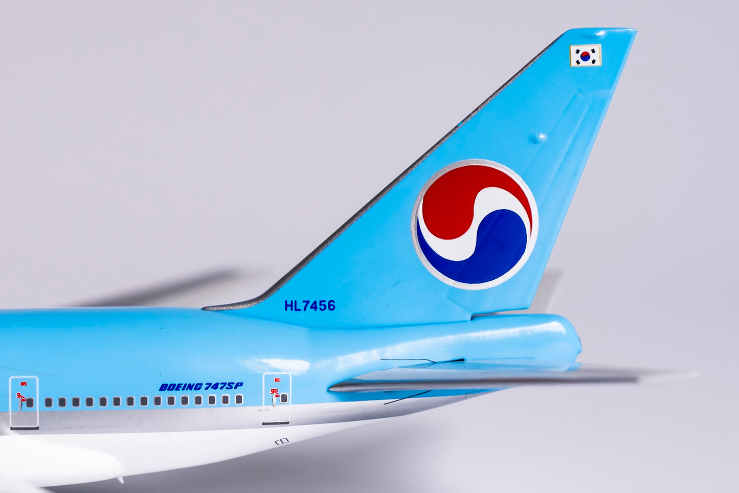 1:400 NG Models Korean Air Boeing 747SP "New Colors" HL7456 NG07016