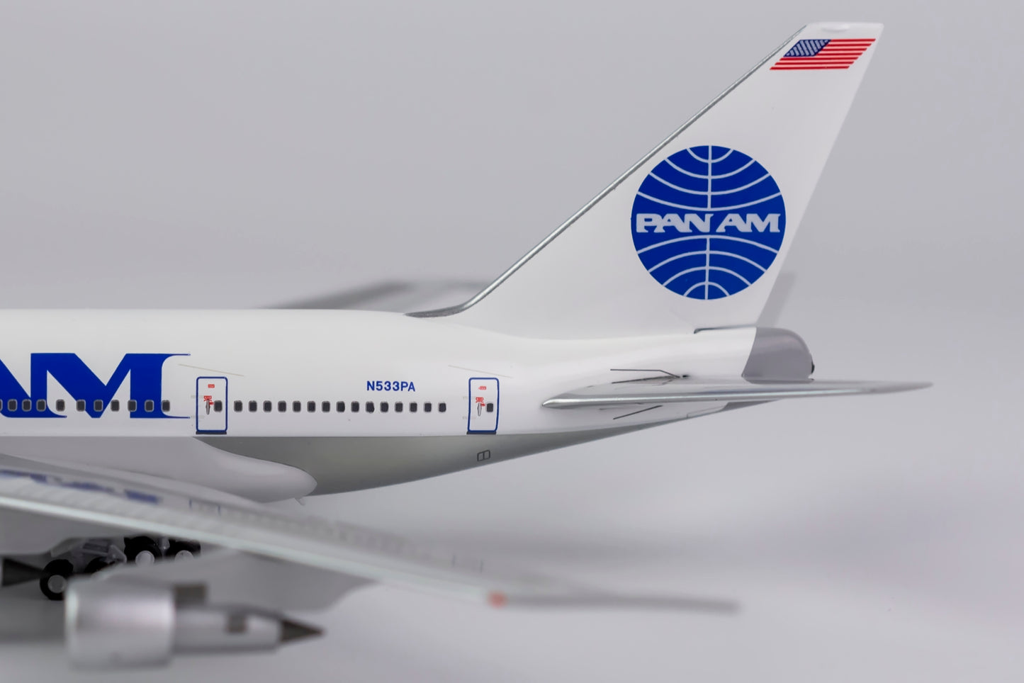1:400 NG Models Pan American World Airways Boeing 747SP "Clipper Young America" N533PA 07021