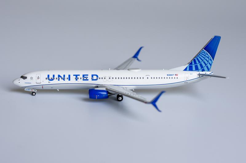 1:400 NG Models United Airlines Boeing 737-900ER/w N38417 "Evo-blue livery; with scimitar winglets" NG79006
