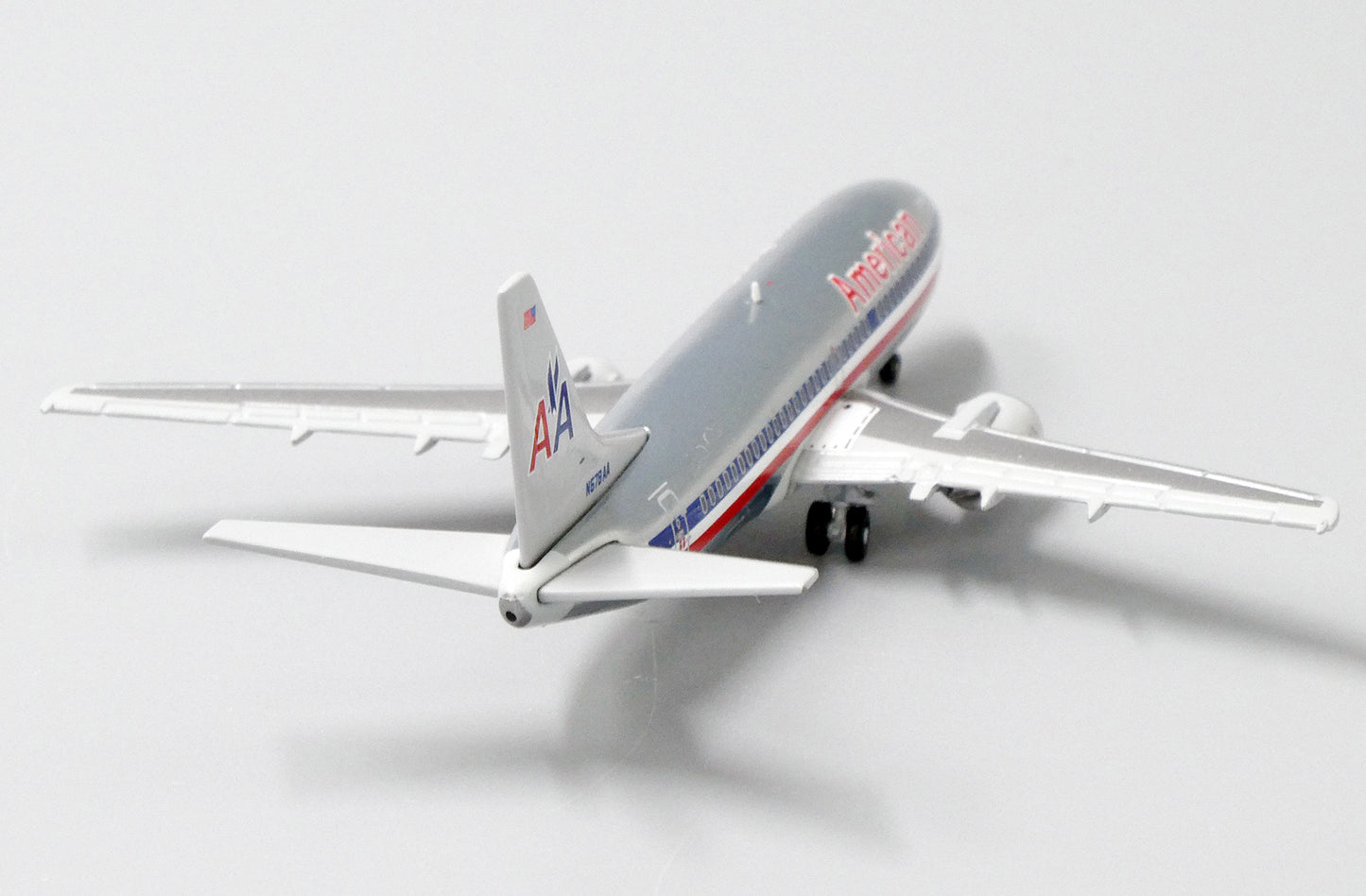 1:400 JC Wings American Airlines Boeing 737-300 N678AA LH4049