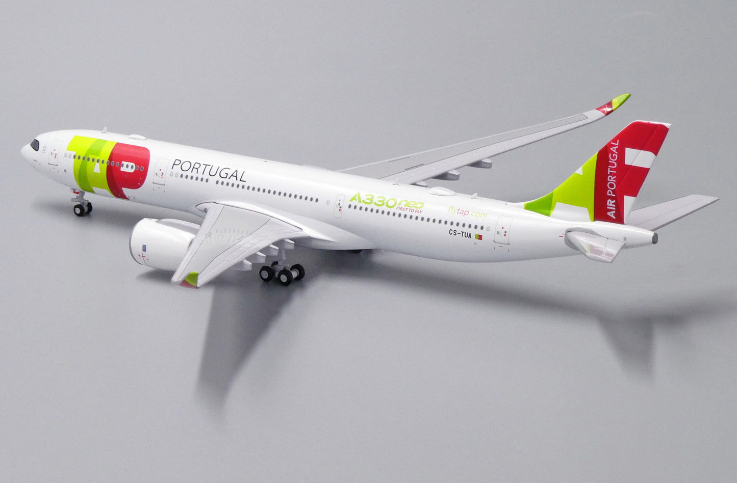 1:400 JC Wings TAP Air Portugal A330-900neo "A330neo Sticker" CS-TUA LH4155 OFFICIALLY LICENCED PRODUCT