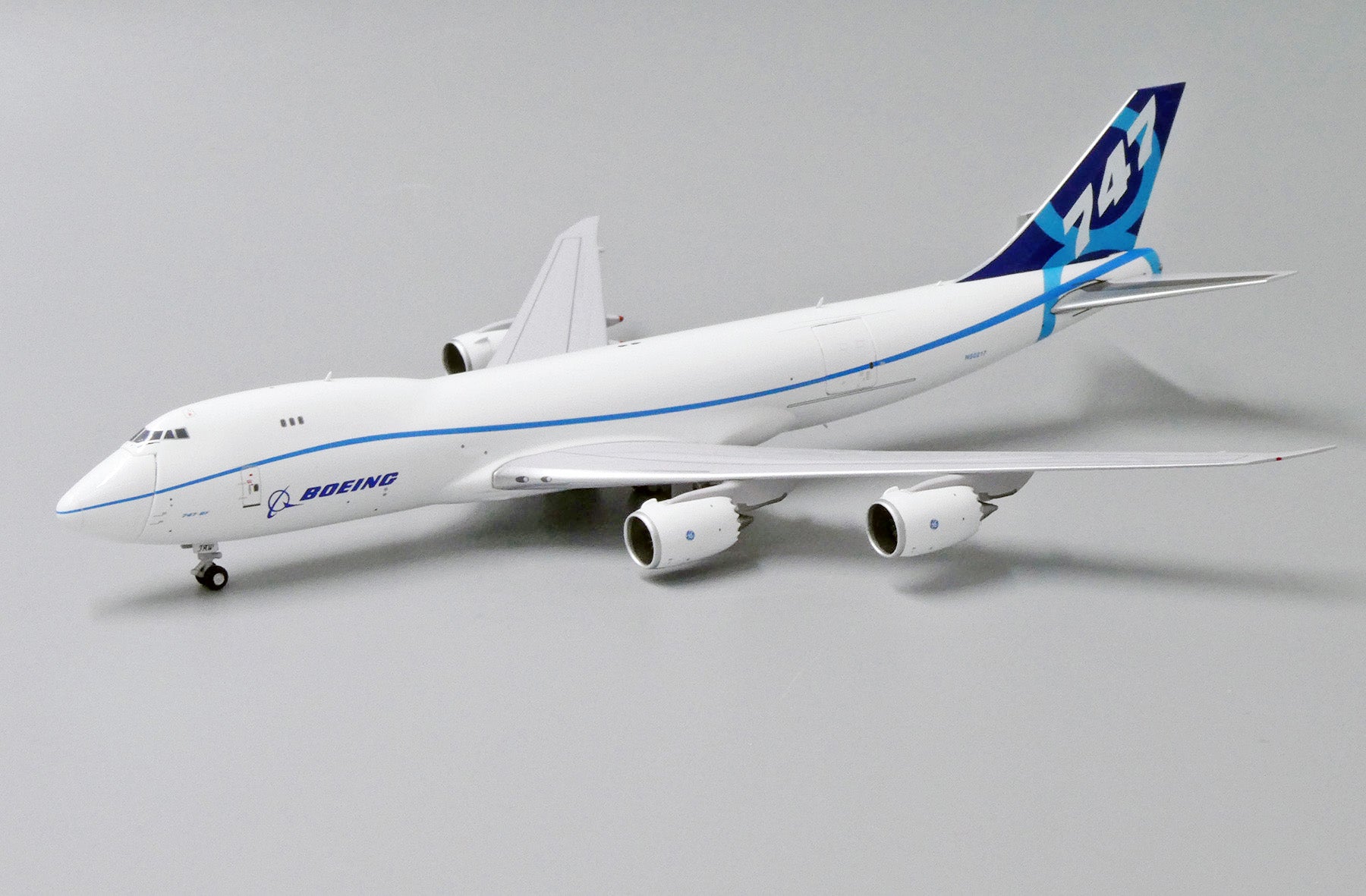 1:400 JC Wings Boeing Company 747-8F 