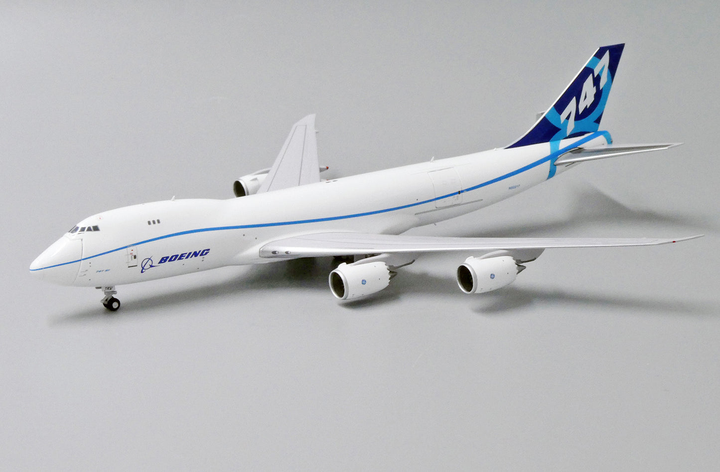 1:400 JC Wings Boeing Company 747-8F "Interactive Series" N50217 LH4169C