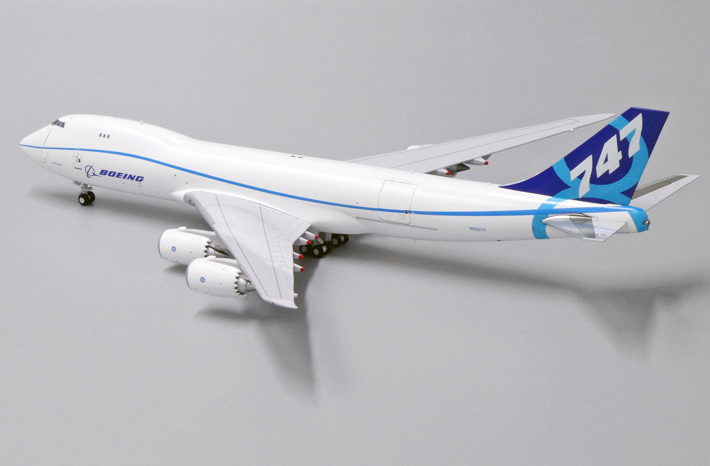 1:400 JC Wings Boeing Company 747-8F "Interactive Series" N50217 LH4169C
