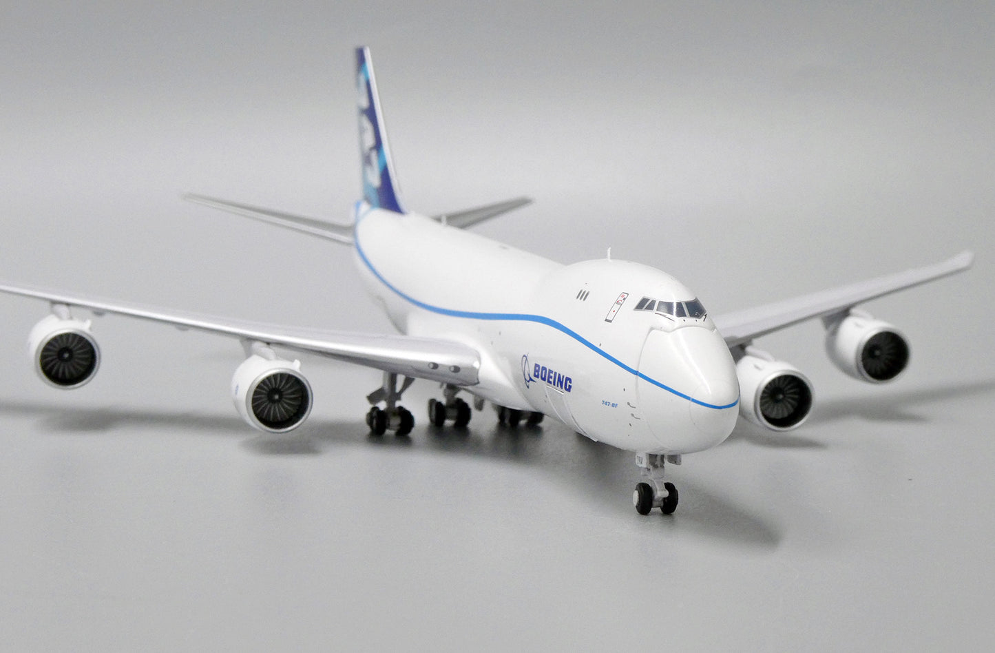 1:400 JC Wings Boeing Company 747-8F "Interactive Series" N50217 LH4169C