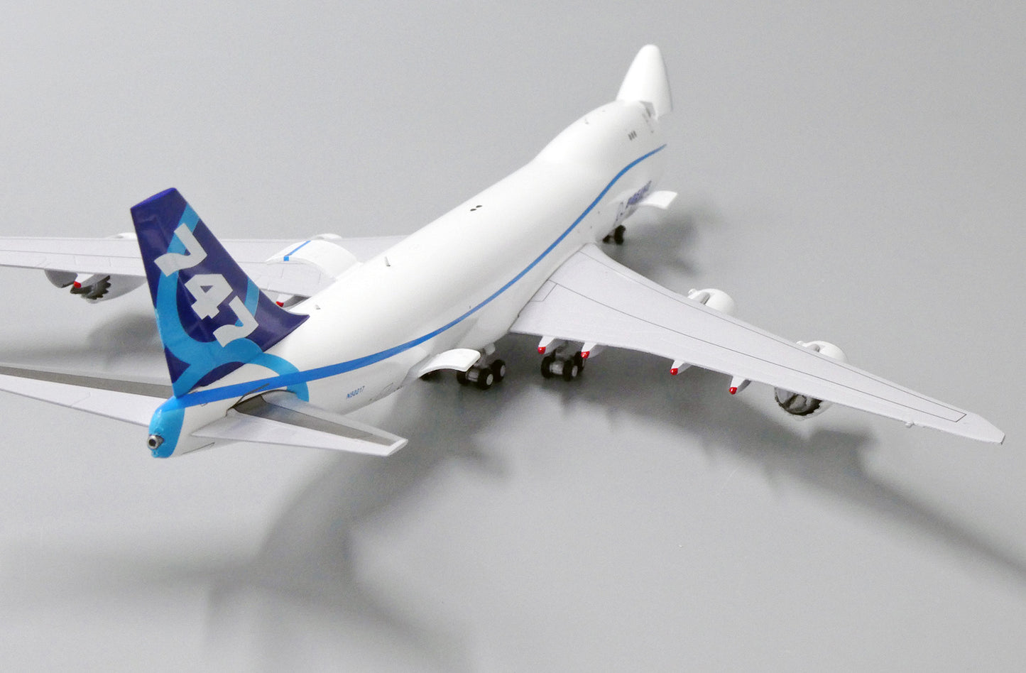 1:400 JC Wings Boeing Company 747-8F "Interactive Series" N50217 LH4169C