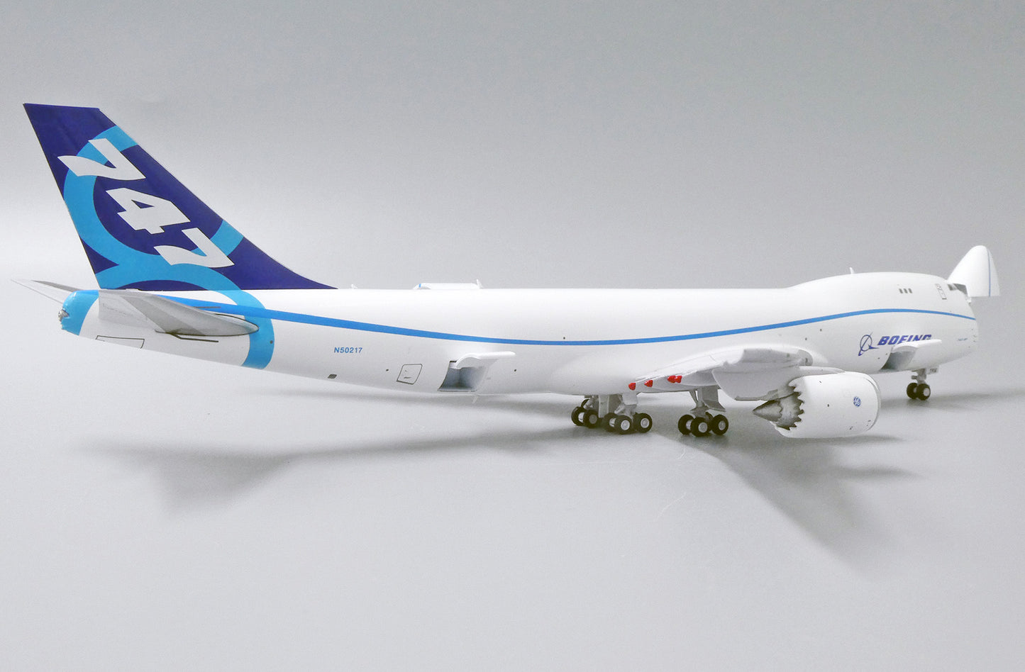 1:400 JC Wings Boeing Company 747-8F "Interactive Series" N50217 LH4169C