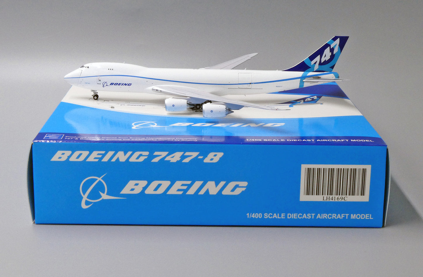 1:400 JC Wings Boeing Company 747-8F "Interactive Series" N50217 LH4169C