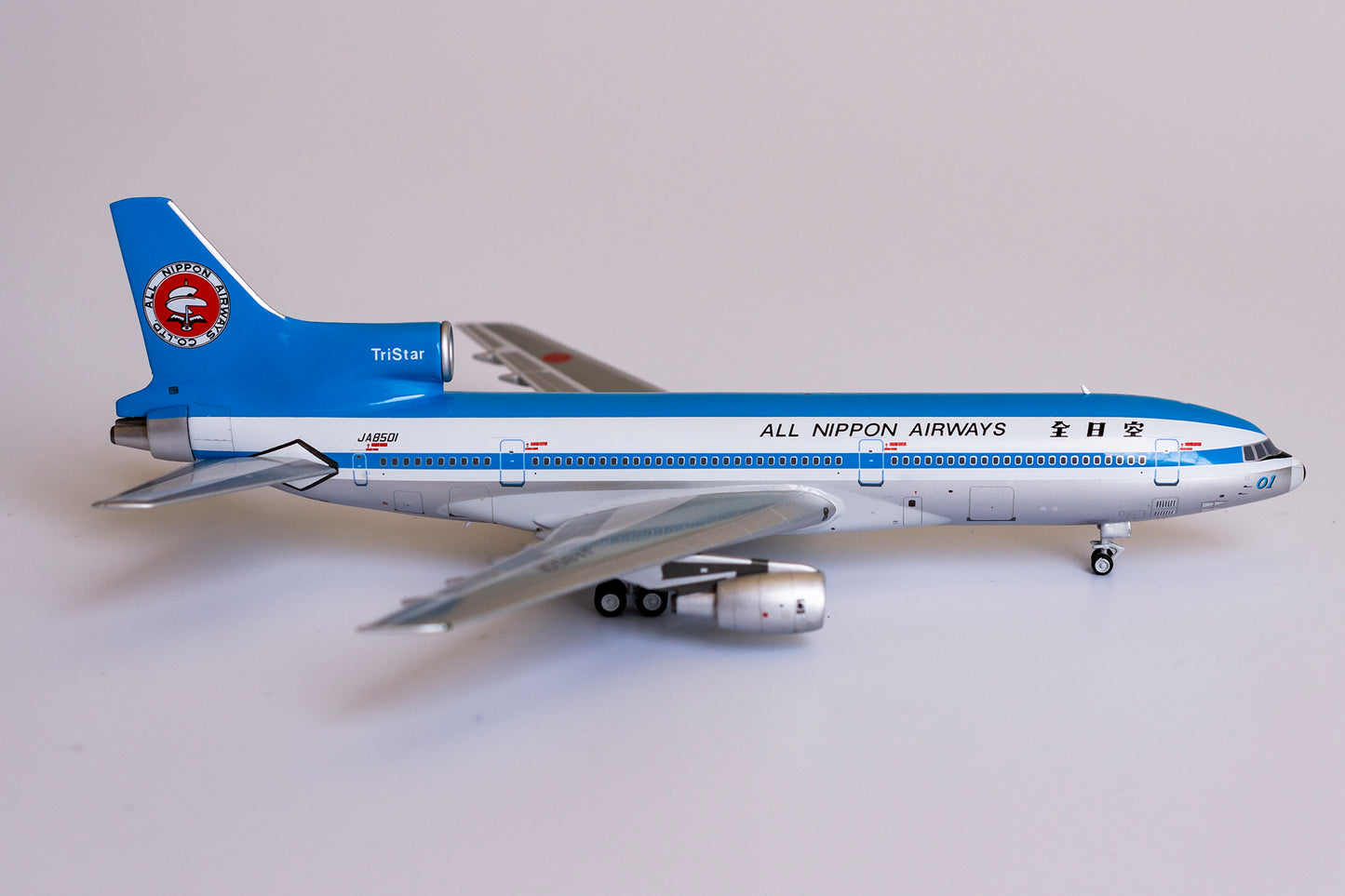 1:400 NG Models All Nippon Airways (ANA) Lockheed L-1011-1 "1970s livery" JA8501 NG31023