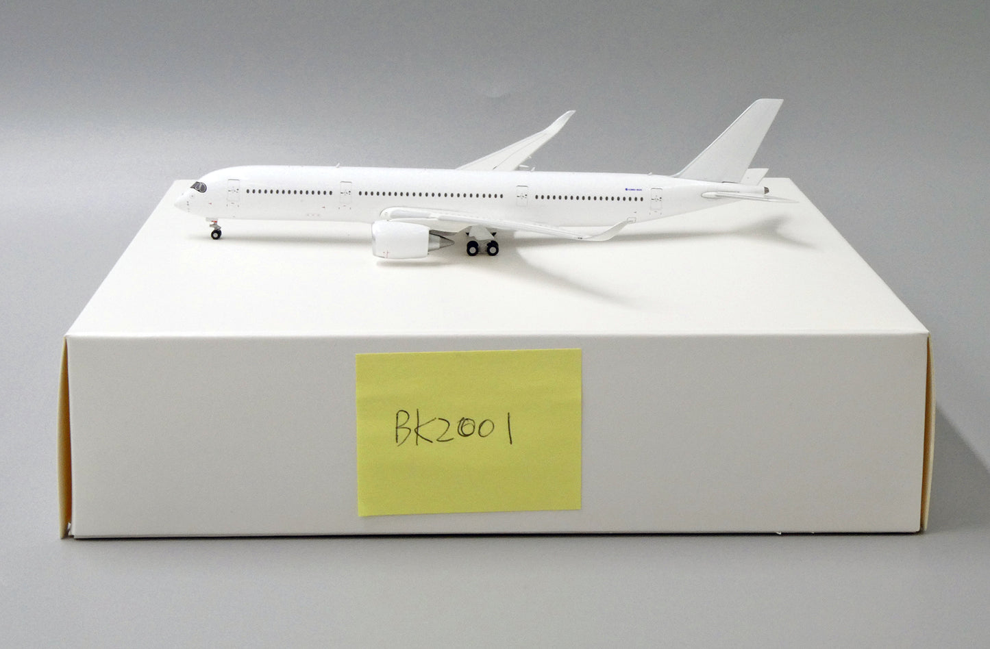 1:400 JC Wings Blank A350-900 BK2001