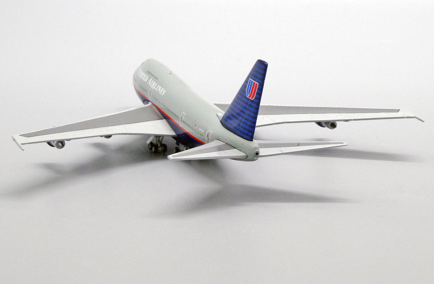 1:400 JC Wings United Airlines 747SP "Battleship Grey" N145UA XX4962