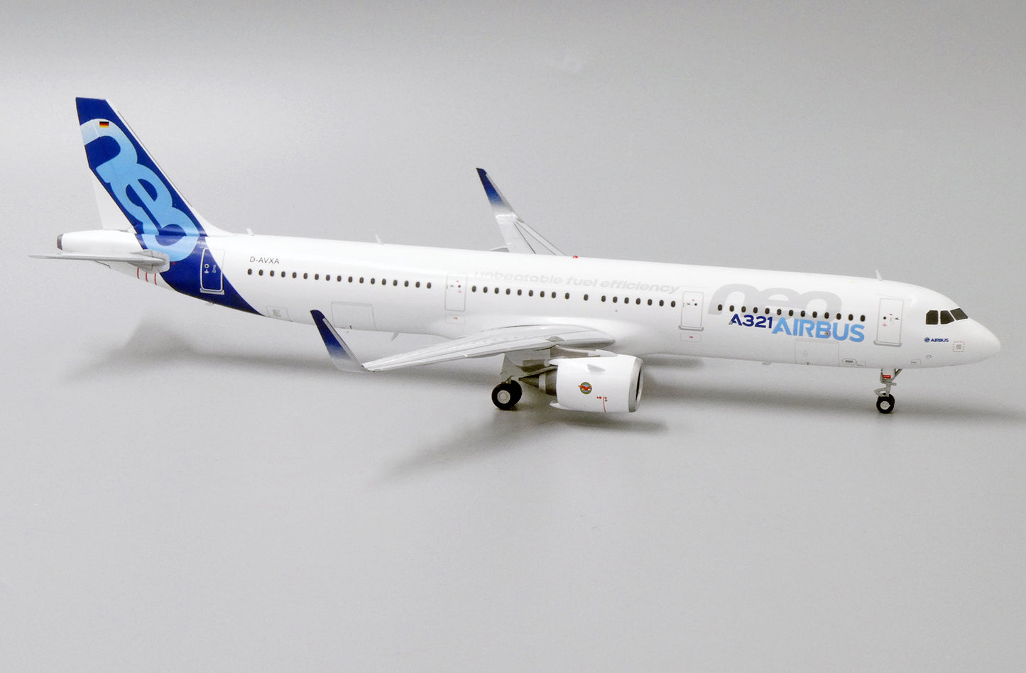 1:200 JC Wings Airbus Industries A321neo D-AVXA LH2215 w/ Stand