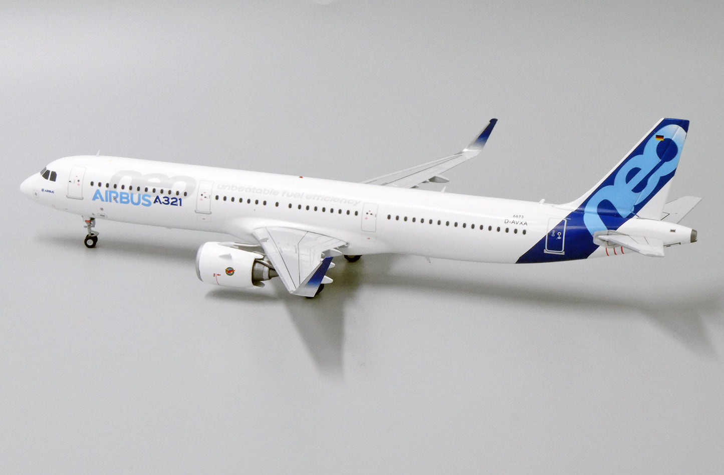 1:200 JC Wings Airbus Industries A321neo D-AVXA LH2215 w/ Stand