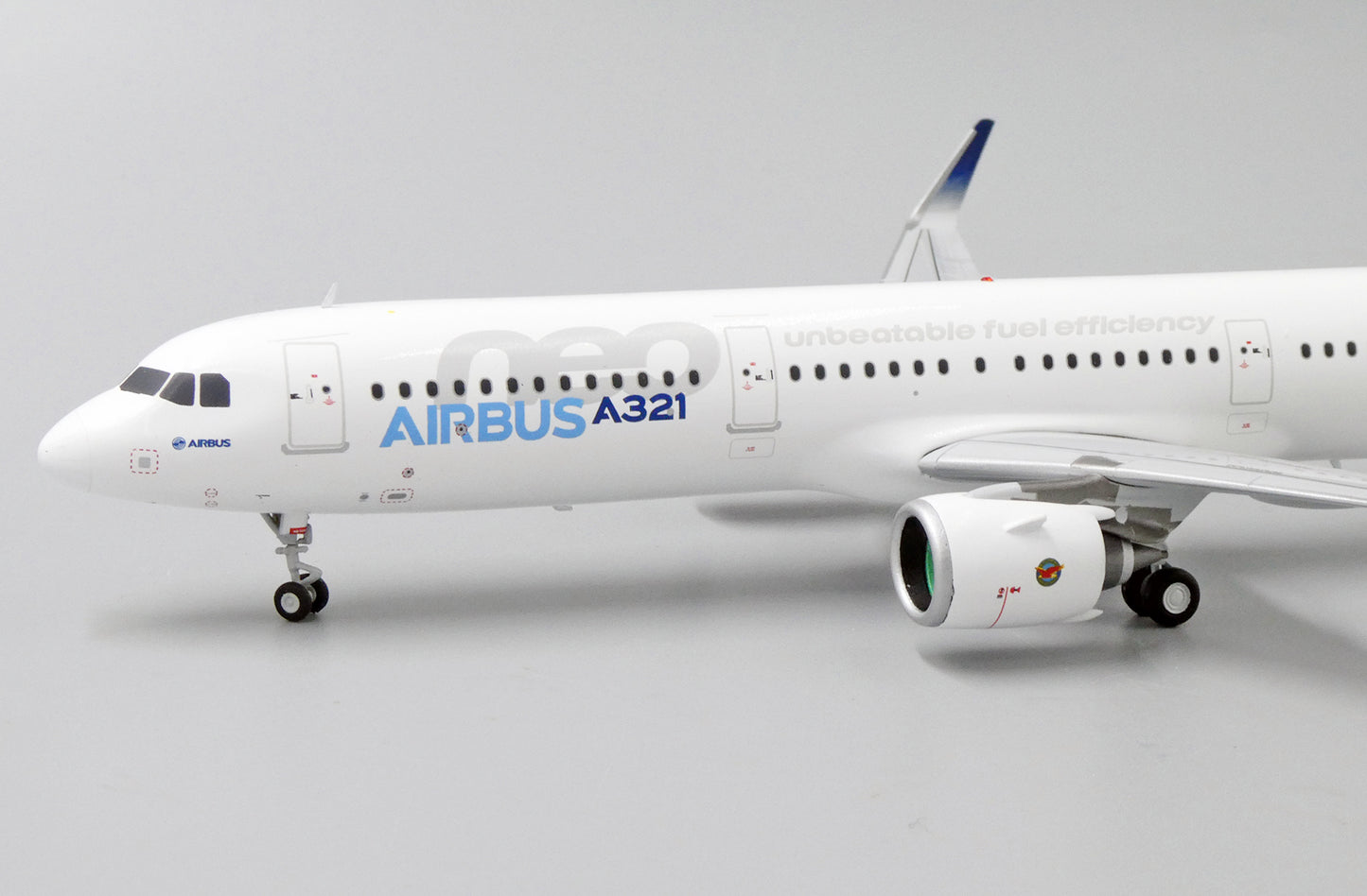 1:200 JC Wings Airbus Industries A321neo D-AVXA LH2215 w/ Stand
