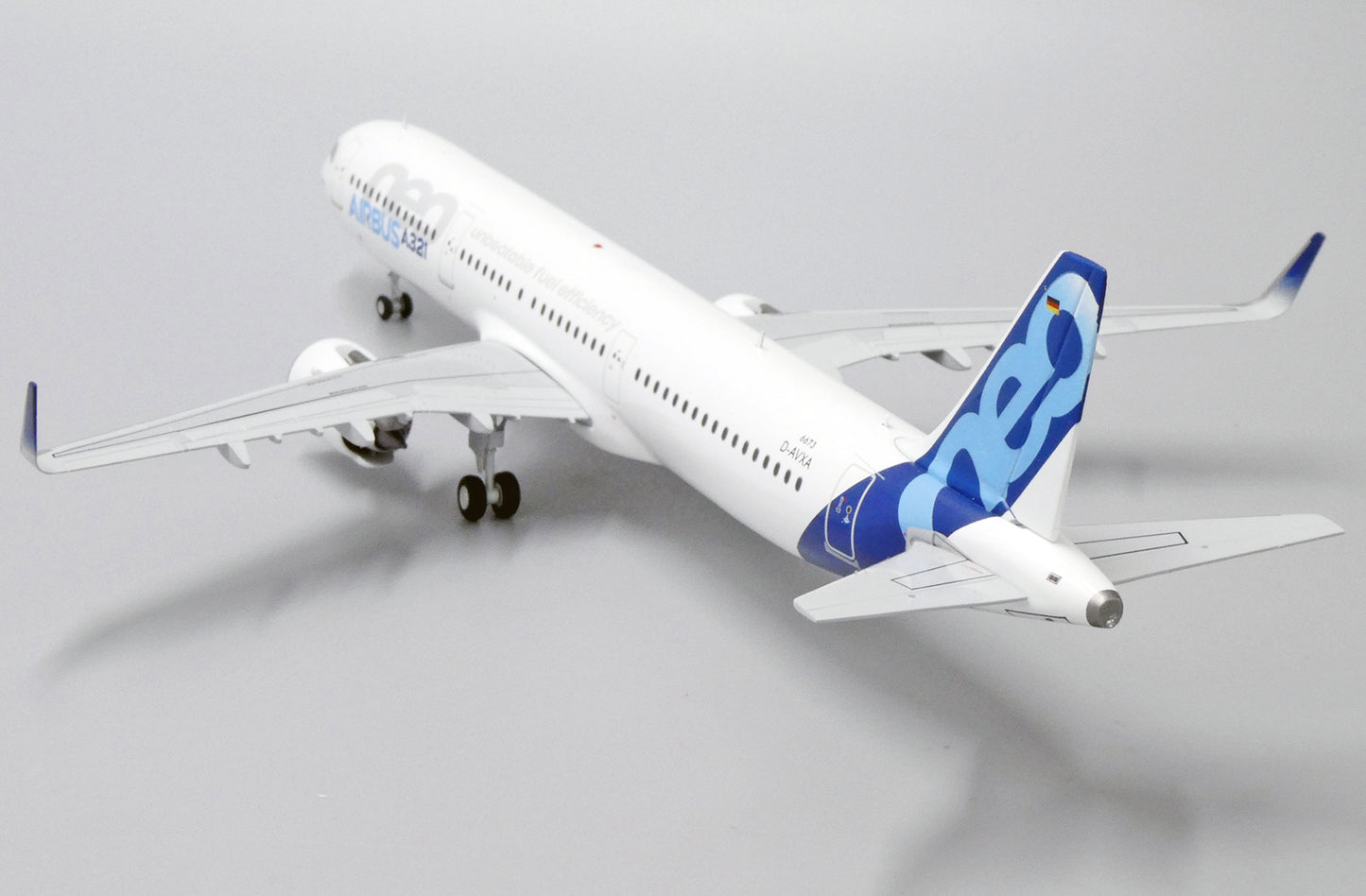 1:200 JC Wings Airbus Industries A321neo D-AVXA LH2215 w/ Stand