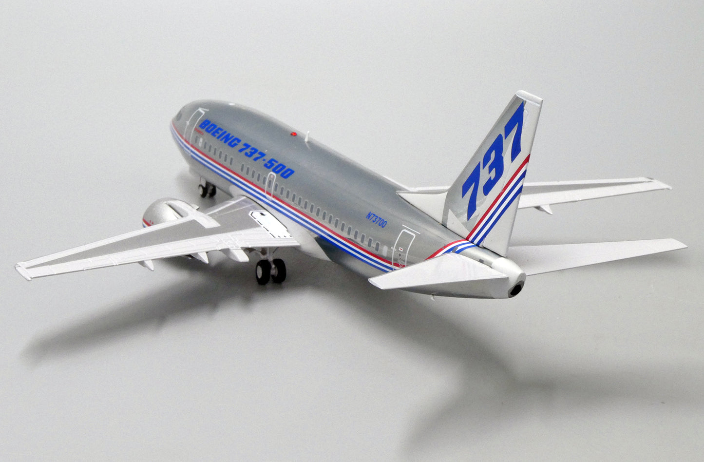 1:200 JC Wings Boeing House Colors 737-500 N73700 LH2231 w/ Stand