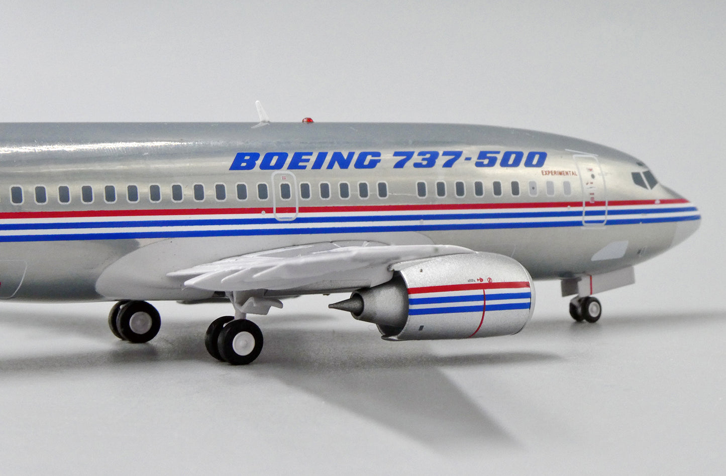 1:200 JC Wings Boeing House Colors 737-500 N73700 LH2231 w/ Stand